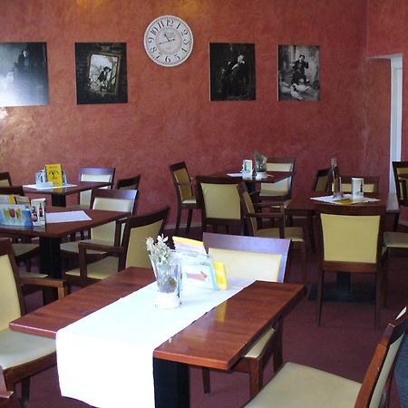 Hotel Slavia Tábor Buitenkant foto